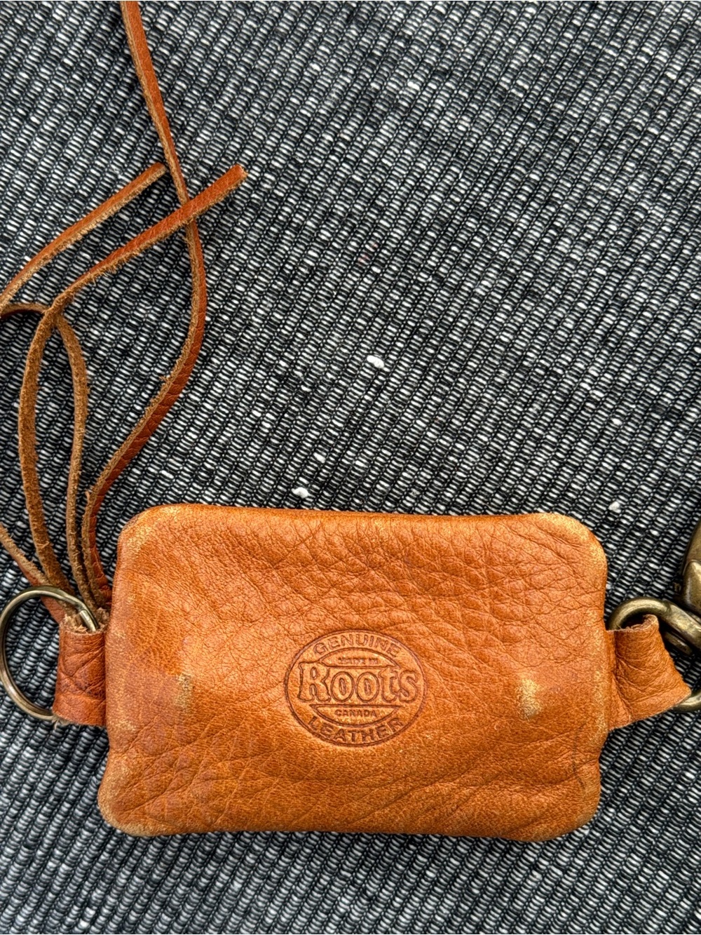 Roots Genuine Leather Coin Pouch Keychain Wallet Brown